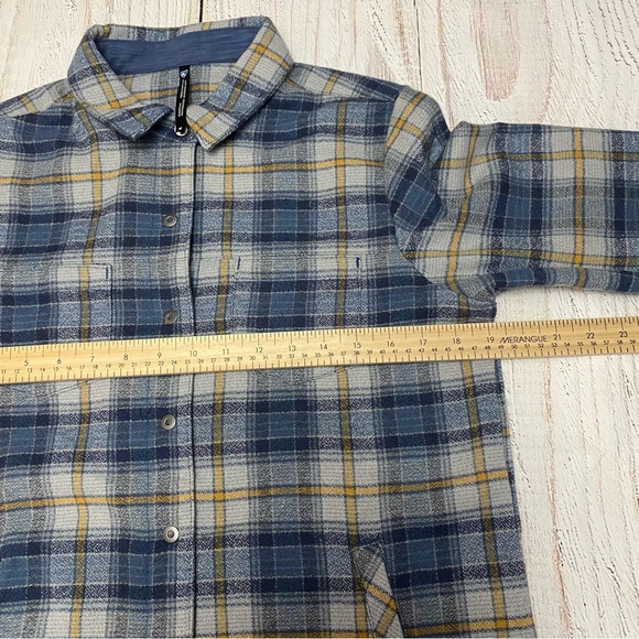 Kuhl Blue and Yellow Plaid Button Down Shirt Medium - Picture 11 of 11